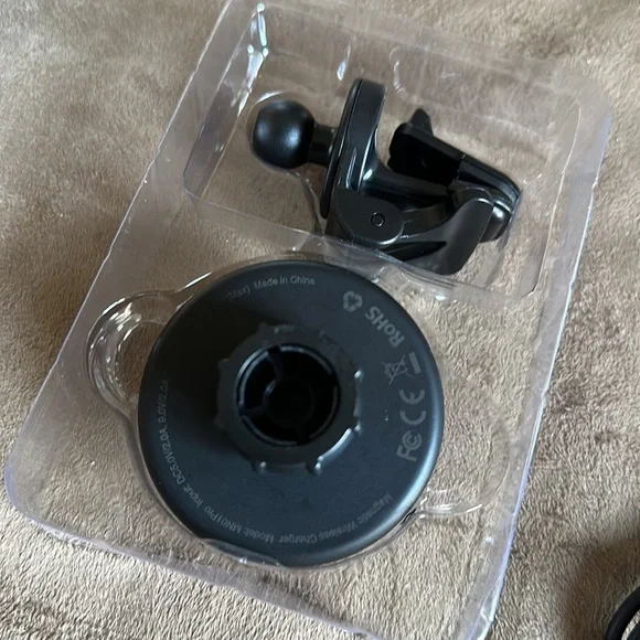 Magnetic Wireless Charger 15W, Compatible with iPhone 12 Series - Picture 3 of 6